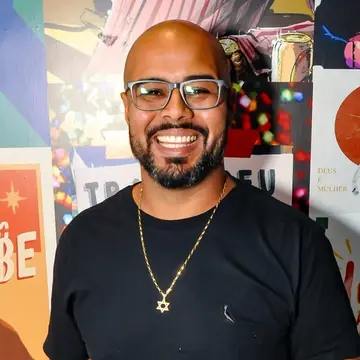 Felipe, fundador do Cardápio On e dono do Bar do Paulista